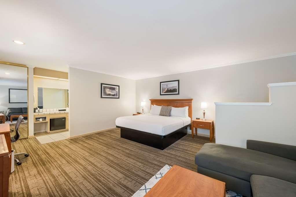 Hotel Surestay By Western Mountain View